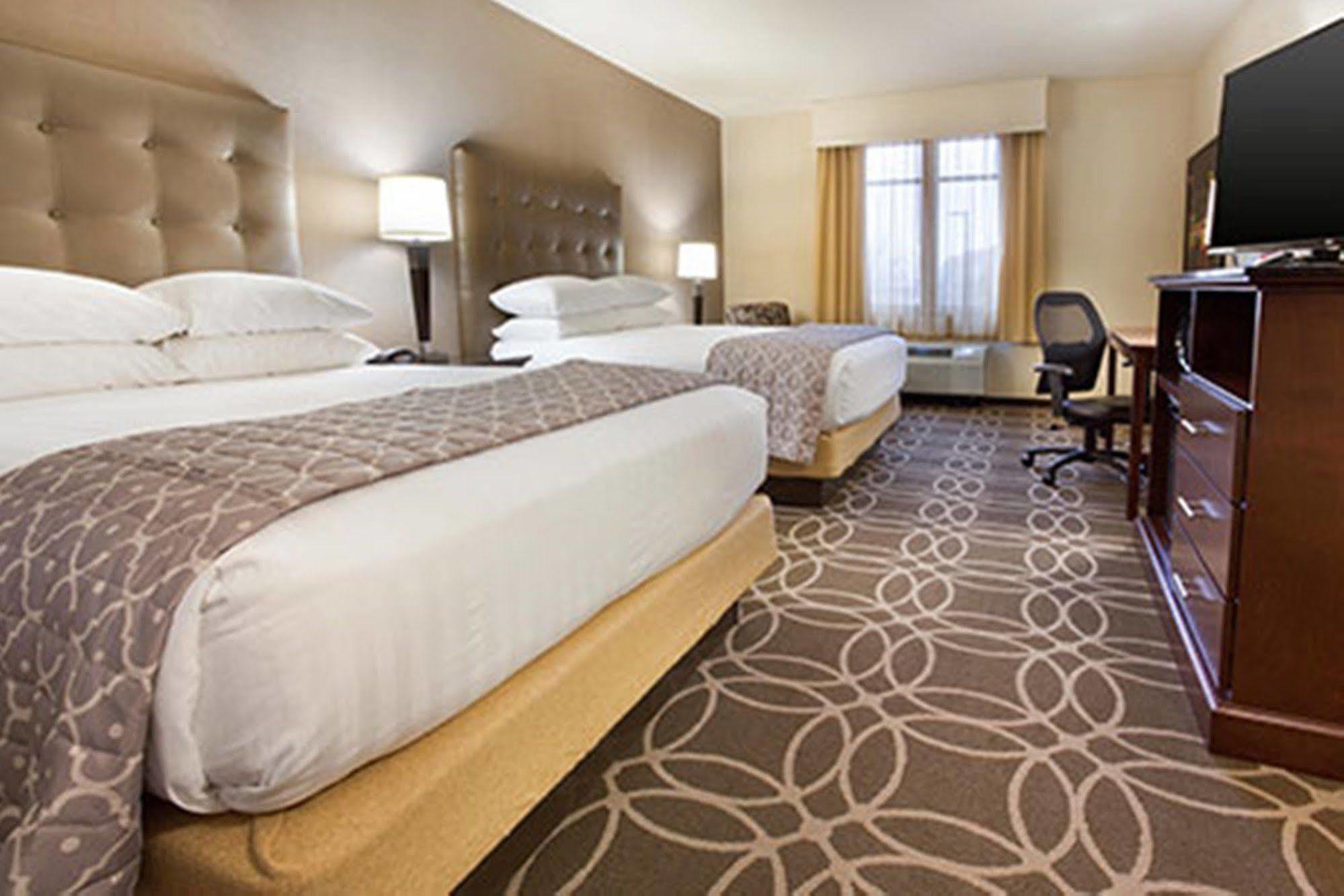 Drury Plaza Hotel Pittsburgh Downtown Экстерьер фото